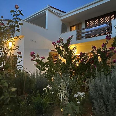 Six Bedroom Holiday Home Matea Ploce  Extérieur photo