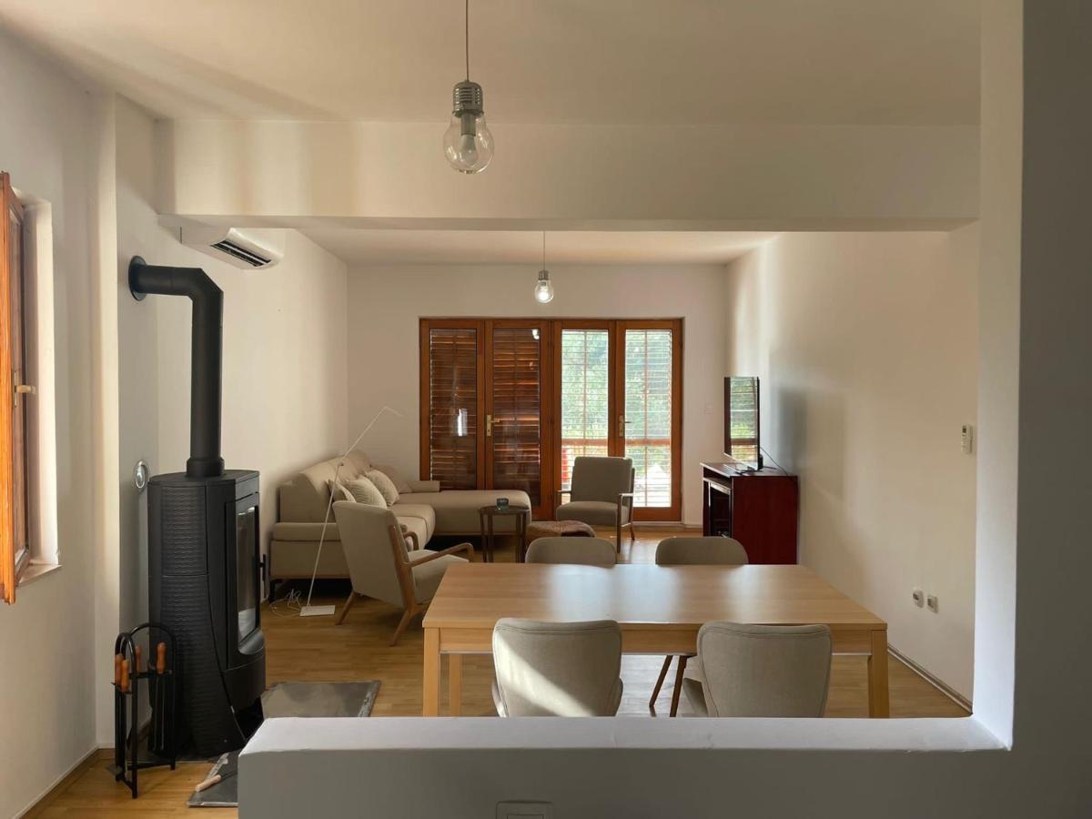 Six Bedroom Holiday Home Matea Ploce  Extérieur photo