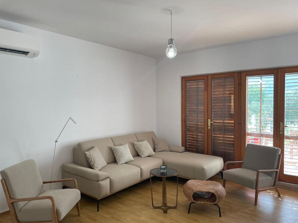 Six Bedroom Holiday Home Matea Ploce  Extérieur photo