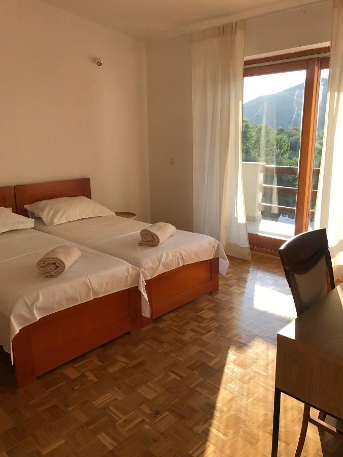 Six Bedroom Holiday Home Matea Ploce  Extérieur photo
