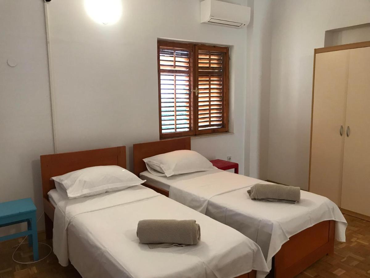 Six Bedroom Holiday Home Matea Ploce  Extérieur photo