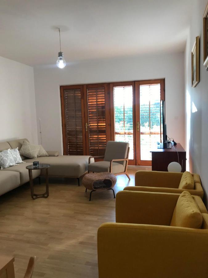 Six Bedroom Holiday Home Matea Ploce  Extérieur photo