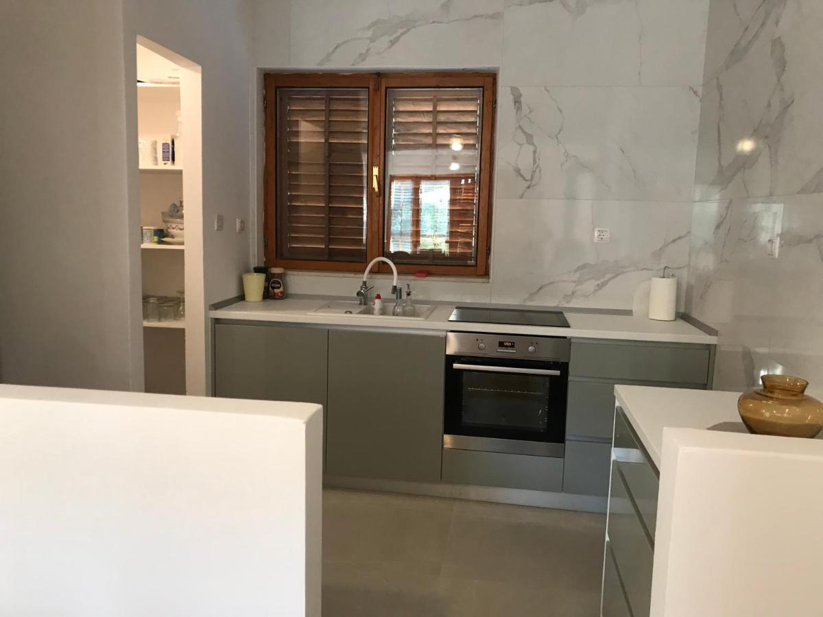 Six Bedroom Holiday Home Matea Ploce  Extérieur photo
