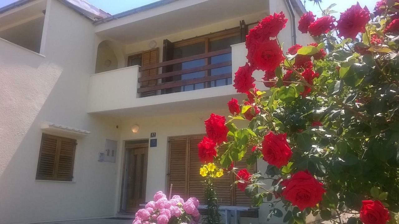 Six Bedroom Holiday Home Matea Ploce  Extérieur photo